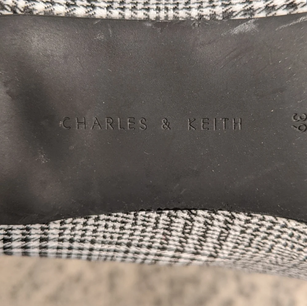 Charles & Keith Shoes - Size 39 Embroidered Plaid Ankle Bootie with Kitten Heel - Picture 5 of 6